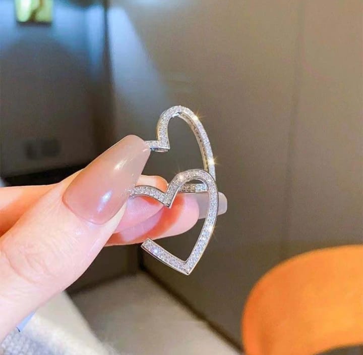 Golden Heart Shape Elegant Zircon Earrings  Material Alloy For Girls