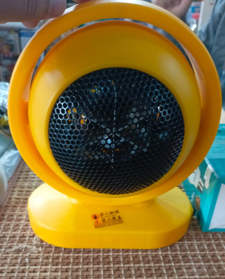 Mini Electric Heater Warmer Wind Portable 380w Heating Intelligent Air Fan Heater Desktop Blower (random color) - Image 1