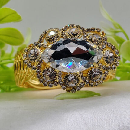 Imported Exquisite Oval Crystal Adjustable Bracelet - Imported Luxury Jewelry | Adjustable Bracelet – Best Quality Artificial Bracelet For Girls & Women | Bracelet For Every Occasion - Random Color 