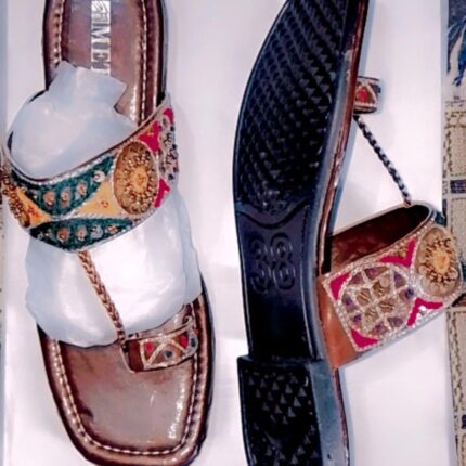 Kolhapuri Slipper Design No. 25-76 – Classic Beige Traditional Footwear (With Box )